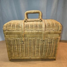 Vintage Large Handled Locking Rectangular Wicker Picnic Storage Basket 12x10x8