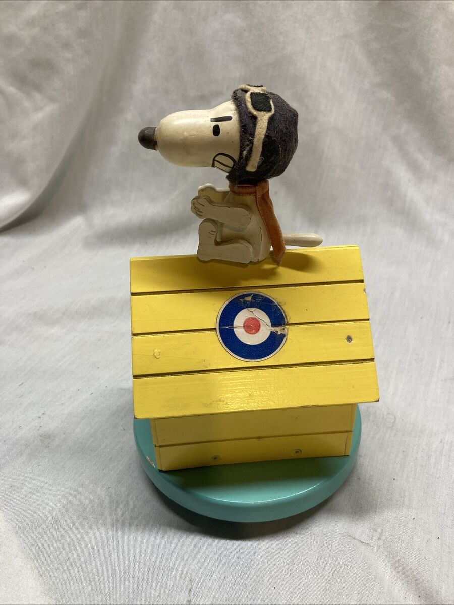 Snoopy Red Baron Wooden Music Box Musical Doghouse 1968 Snoopy Red Baron Wooden Music Box Musical Doghouse 1968