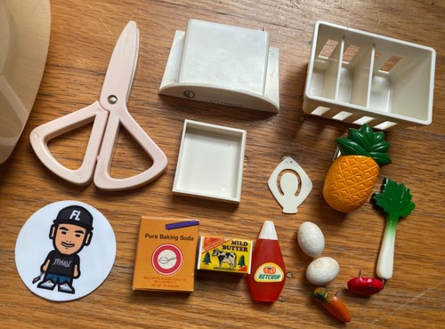 VTG 1987 BEETLAND LIL MINI FRIDGE REFRIGERATOR DESK OFFICE SUPPLY SET TOY RARE - Picture 3 of 12