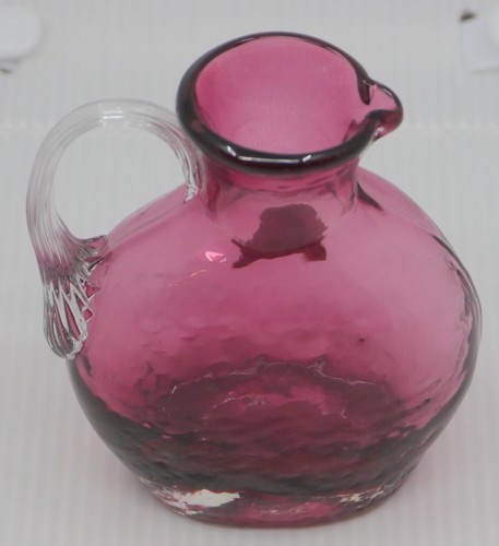 VINTAGE PILGRIM CRANBERRY ART GLASS PITCHER, JUG w CLEAR RIBBED APPLIED HANDLE - Picture 5 of 6