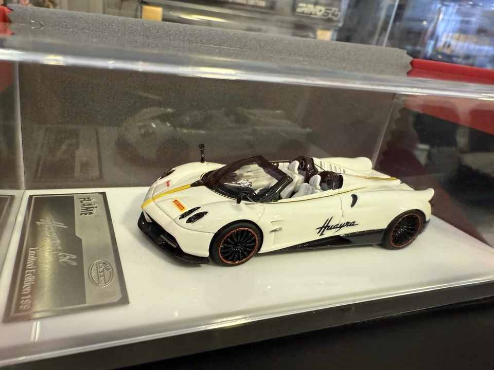 Flame 1/64 Pagani Huayra resin car model 12 out of 1 luminous hidden version - Photo 3/3
