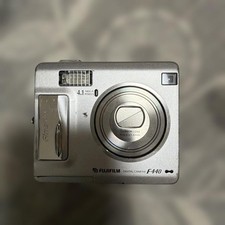 Fujifilm FinePix F440 Compact Digital Camera Tested with Charger and AC Adapter