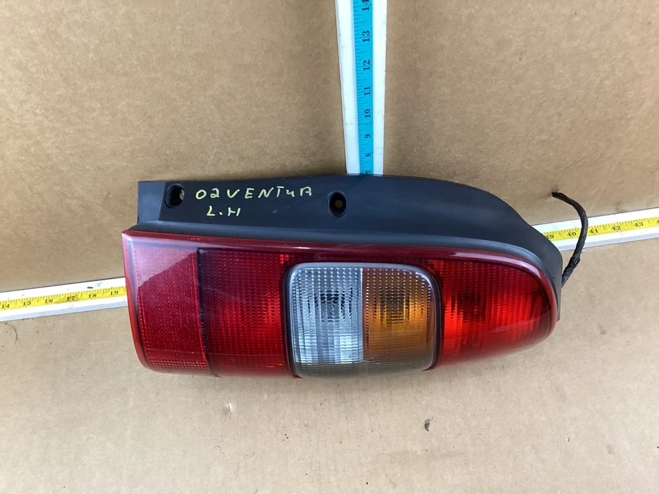 Conjunto de lanterna traseira traseira direita do passageiro Chevrolet Venture 1997-2005 - Imagem 2 de 4