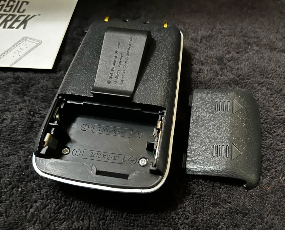 COMMUNICATOR w/BOX INSERTS • WORKING • STAR TREK THE ORIGINAL SERIES • PLAYMATES - Image 4 of 4