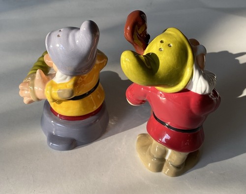 Disney Snow White &7seven Dwarfs Salt & Pepper Shakers 1999 by Treasure Craft - Picture 3 of 4