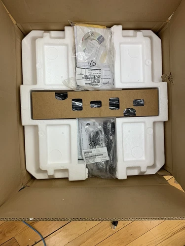 APC SMT750RM2U UPS: 500W  120V (Open Box)