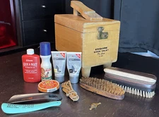 Vintage Wooden Esquire Shoe Valet De Luxe Shoe Shine Box with Keys & Supplies