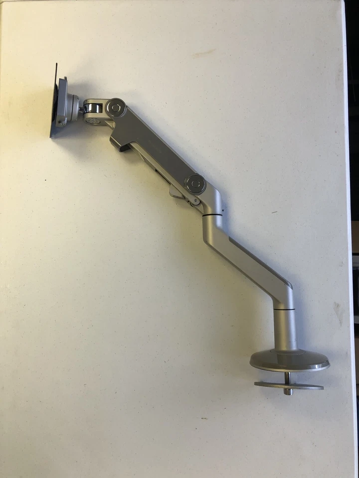 Humanscale M8 Adjustable Articulating Monitor Arm: Bolt Through - Image 2 of 4