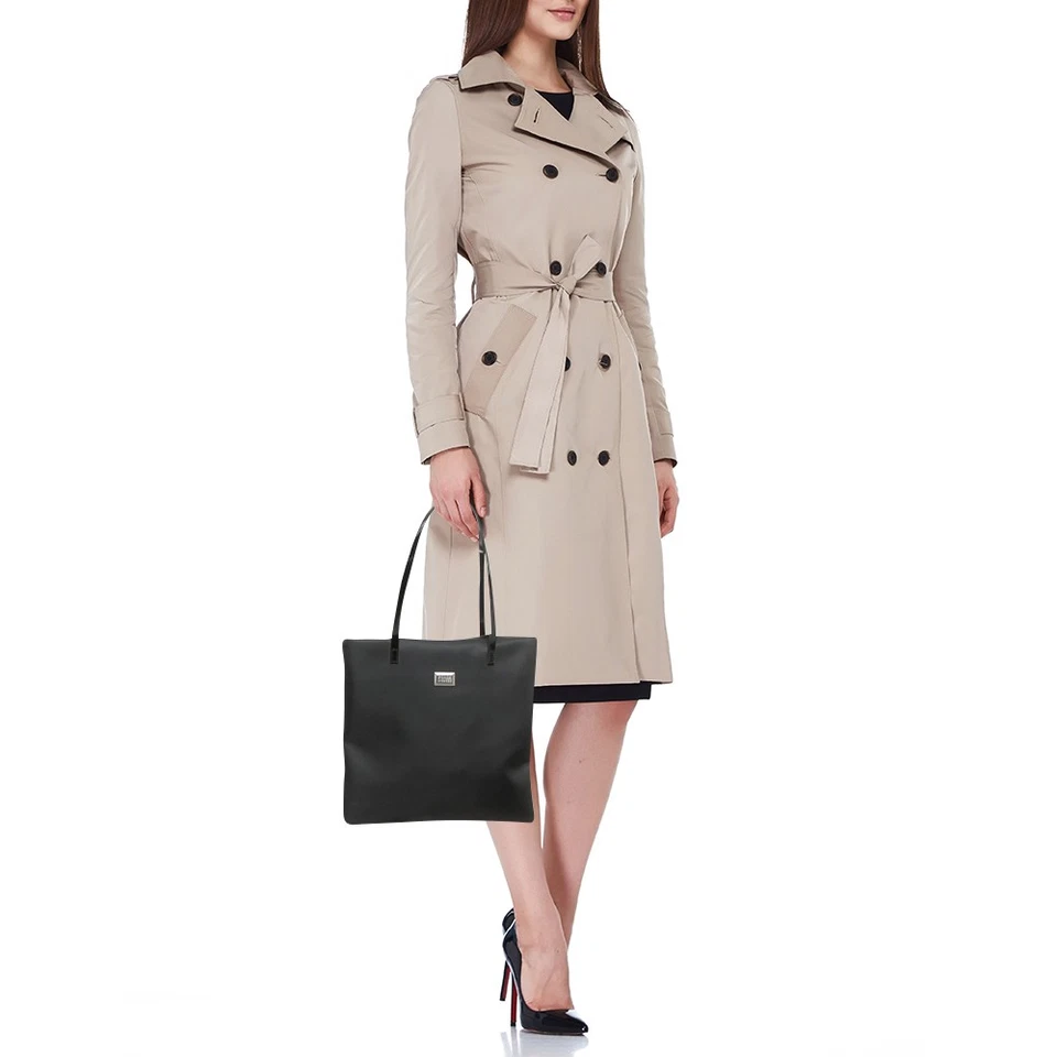 Bolso plano de nailon negro Gianfranco Ferre Foto 2 de 4