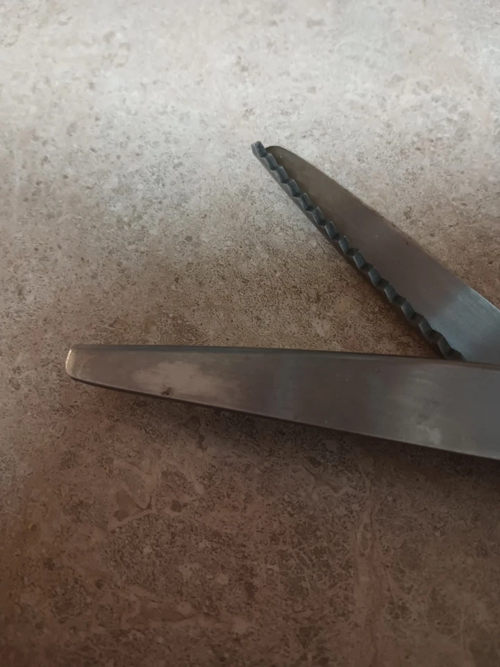 Pinking Shears for Fabric Sharp Smooth Cut Unused ZigZag Sewing Notions Tools 8" - Image 4 of 4