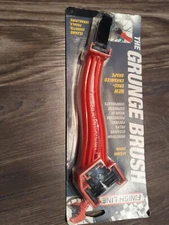 The Grunge Brush Finish Line Bicycle Chain Cleaner