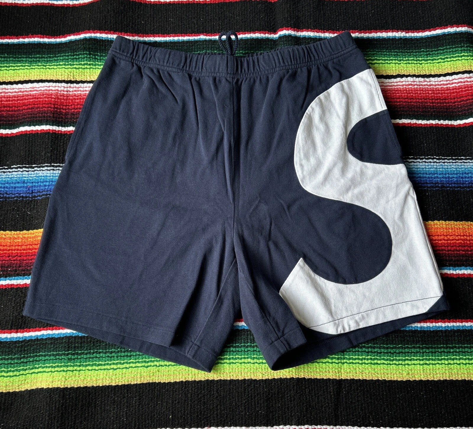 Short Supreme S Logo Pique bleu marine taille S SS19 neuf sans étiquettes