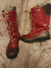 Women's Rockport hydro shield faux fur lined Burgandy waterproof boots.