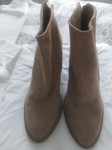 steve madden neutral bootie