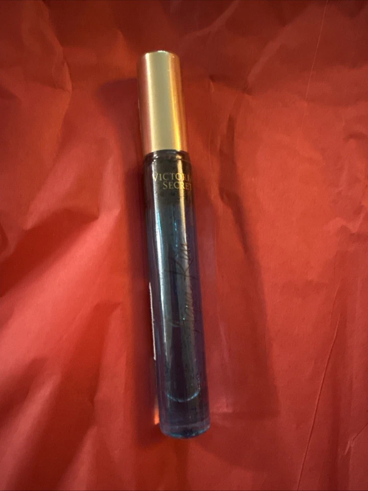 VICTORIA'S SECRET Aqua Kiss ROLLERBALL EAU DE PARFUM ROLLERBALL  .23 OZ - Image 4 of 4