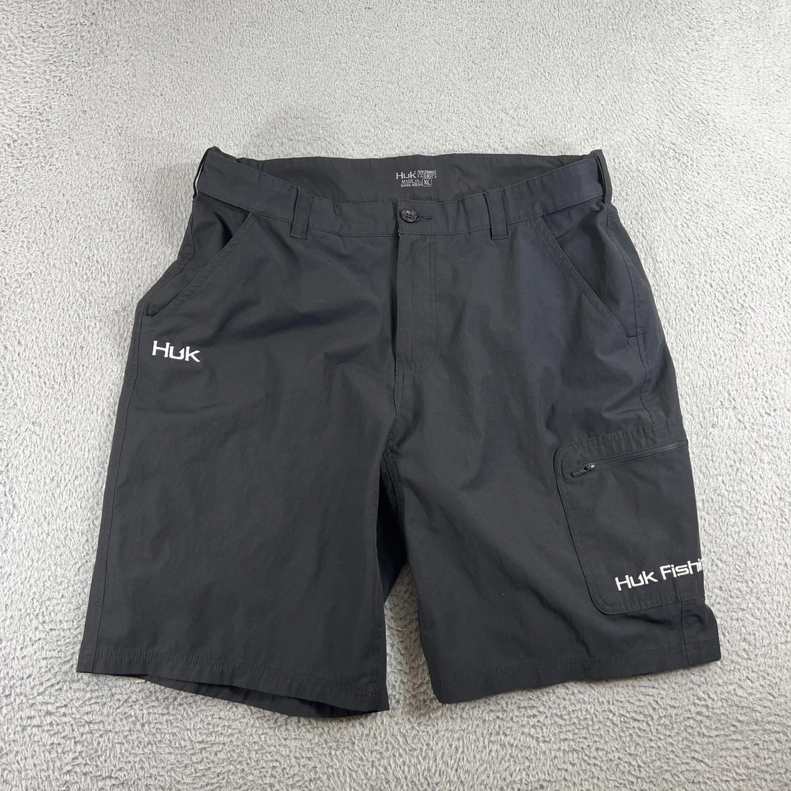 Huk Fishing Shorts Mens XL Black Cargos Utility Zip Pocket Outdoor Performance