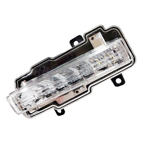 Right DRL Front Bumper Fog Light 8312A020 For Mitsubishi Pajero 2015-2016 - Picture 2 of 8