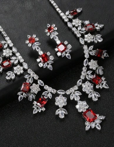 Beautiful 138.12 TCW Emerald Ruby & Multi Cut Sapphire Engagement Woman Necklace - Picture 2 of 7