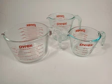 set of 3 PYREX  Glass Measuring Cups, 4, 2, 1 - lower case pyrex j handle