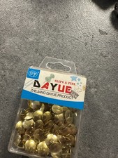 100 x Gold Drawing Pins Thumb Tacks Box &ndash; Notice Board Cork Board Push Pins