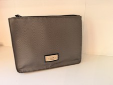 GUCCI BEAUTY BLACK BAG ZIP CLOSURE COSMETICS BAG STORAGE BAG OR TRAVEL BAG NEW