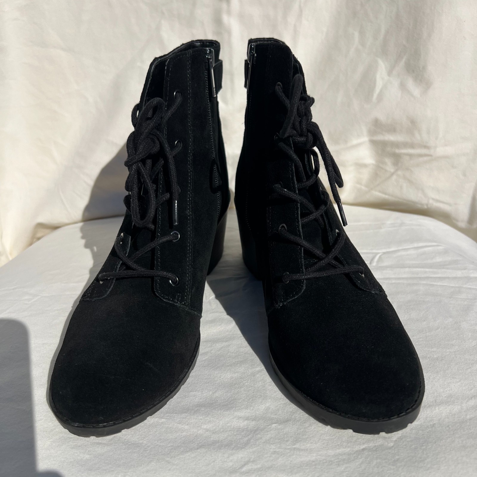 Ann Klein Solid Black Block Heel Closed Toe Suede… - image 2