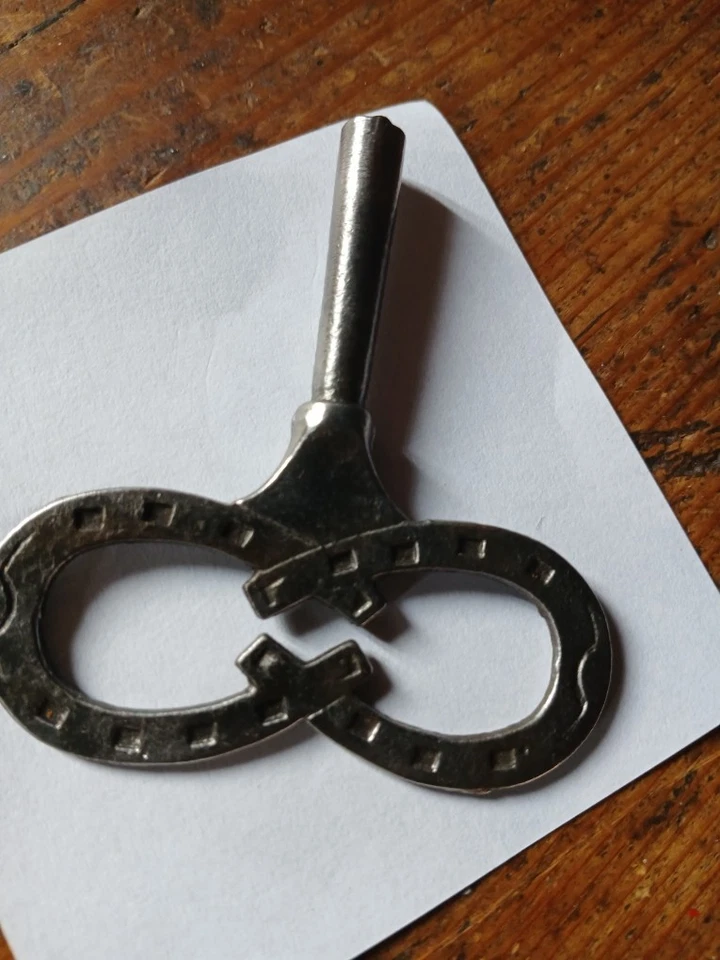 Cles De Pendule Fer A Cheval 🐎  Original  7 Cm De Long  Carré  4mm.x 6 Cm ́’. - Photo 2/3