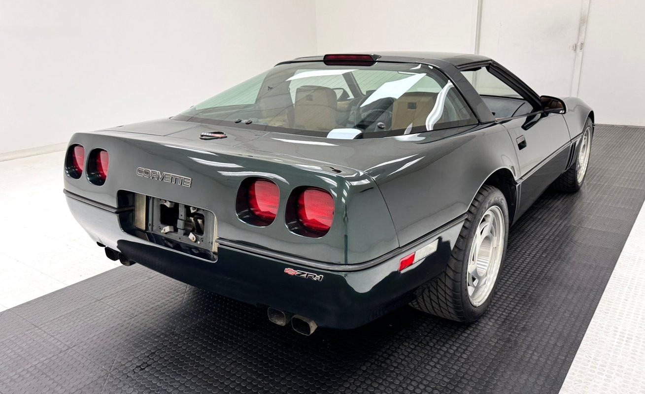 1990 Dark Polo Green Metallic Chevrolet Corvette   | C4 Corvette Photo 5