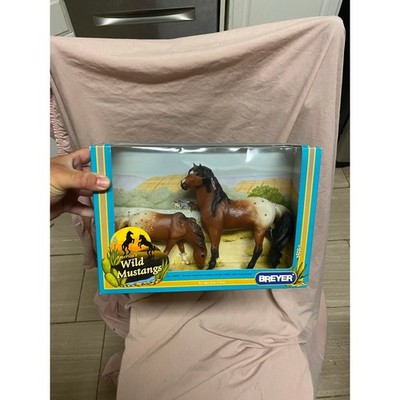 Breyer NIB Mustang Chestnut Appaloosa Yearling & Bay Stallion #750301