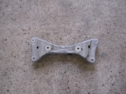 BMW 1er F20 F21 LCI 116i 118i B38 Getriebeträger 6860777