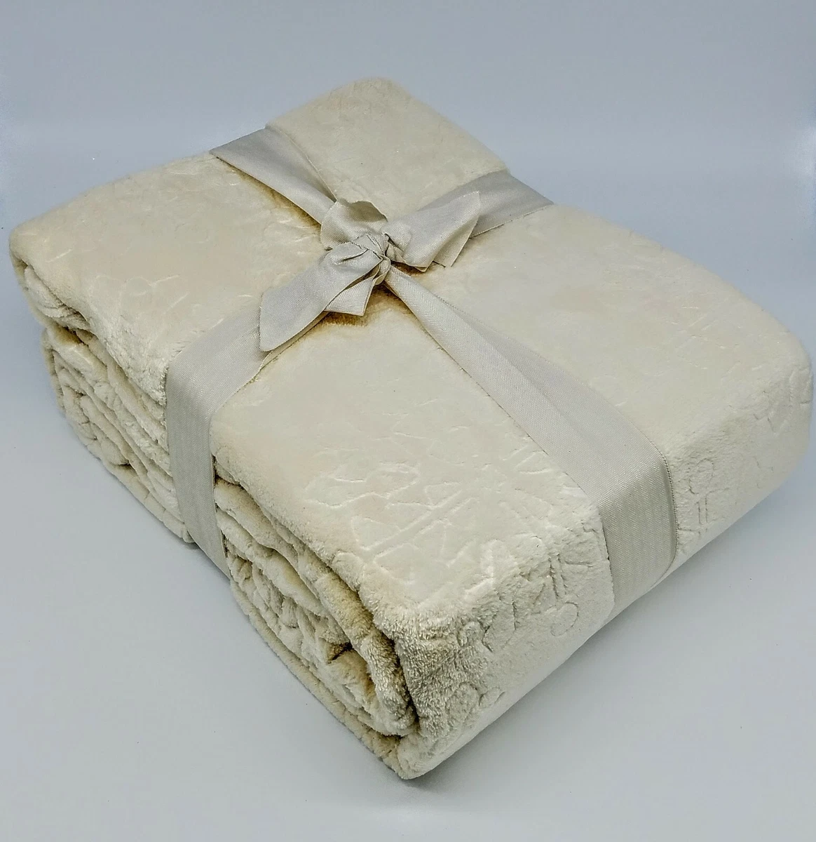 HD DESIGNS IVORY SNOWFLAKE MICROPLUSH BLANKET NWT KING QUEEN eBay