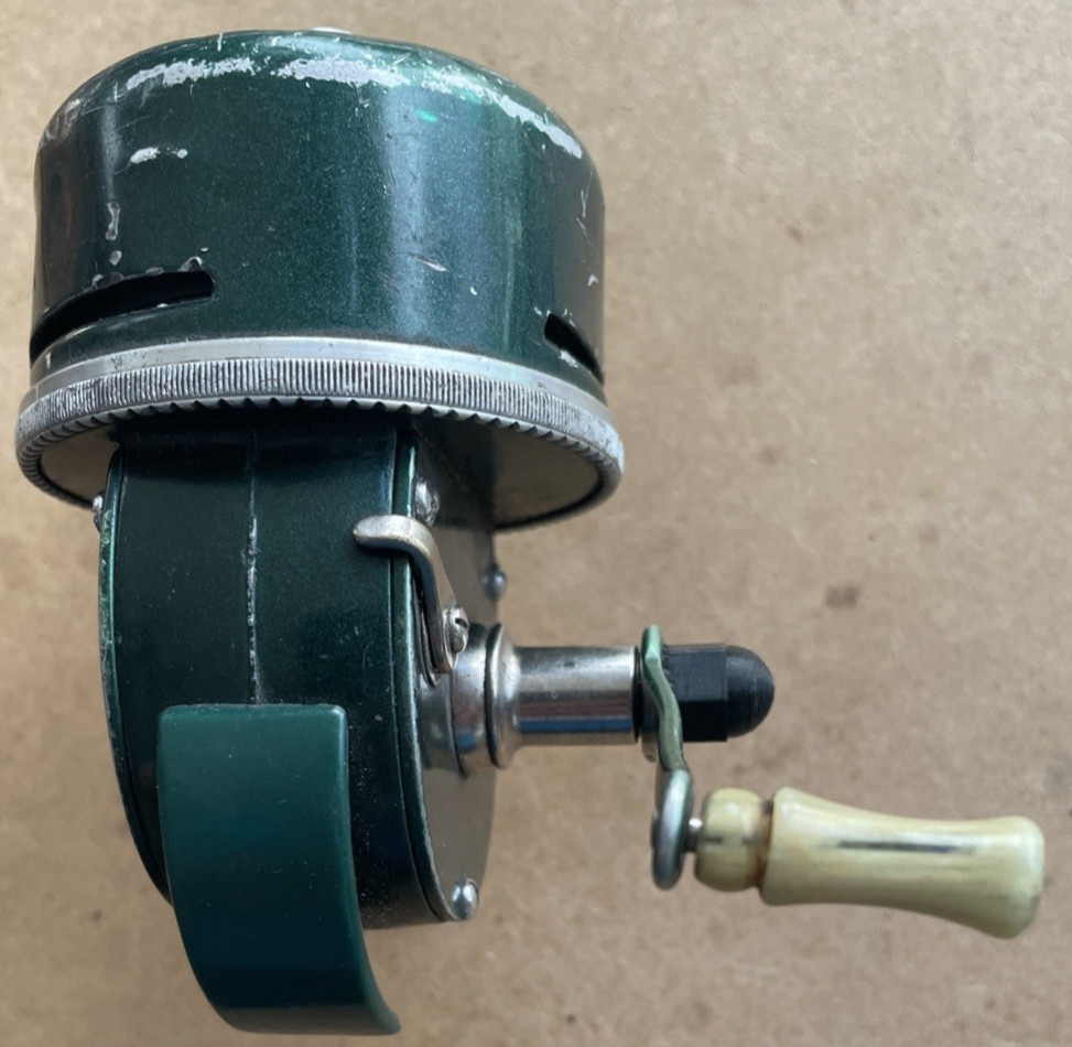 Vintage Shakespeare Push-Button Wonder Cast Reel No. 1774  W