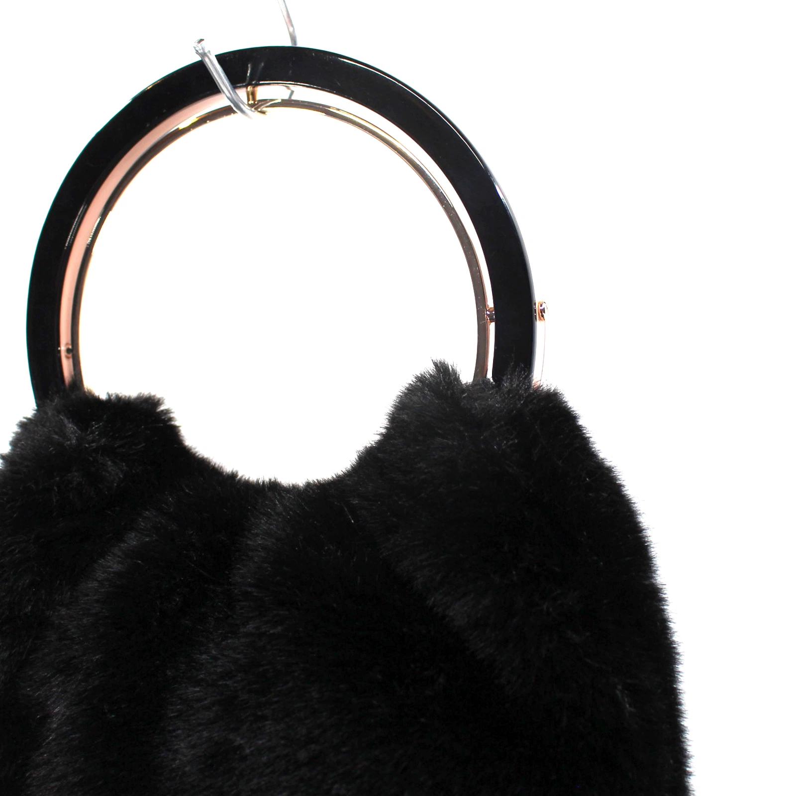 Borsa Kate Spade Betty Swag nera pelliccia sintetica manico ad anello borsetta logo invernale