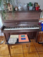 Klavier mit Klavierstuhl, Baujahr 1905/06, Carl A. Pfeiffer Stuttgart