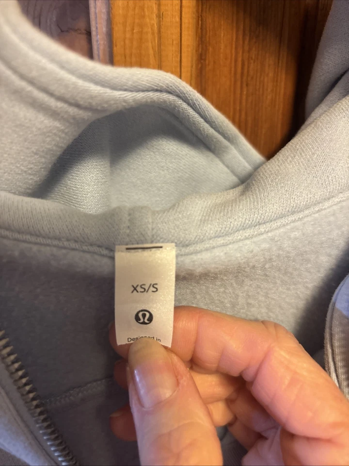 Sudadera con capucha para mujer Lululemon tiro medio Carolina azul cremallera completa Foto 3 de 4