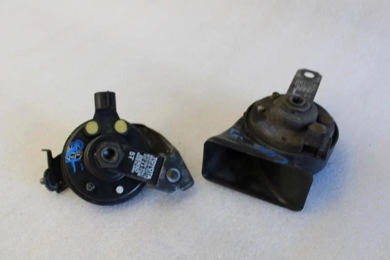 Par de bocinas Lexus Es300 1997 1998 1999 2000 2001 86520-33080 86510-33110 Foto 2 de 4