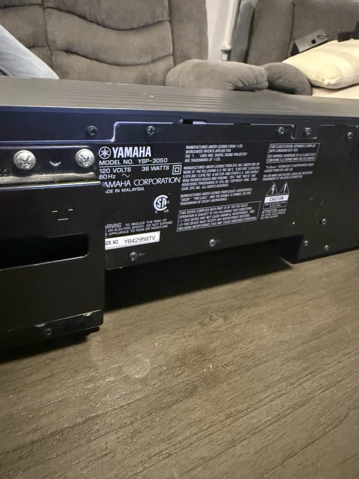 PROYECTOR DE SONIDO DIGITAL YAMAHA YSP-3050 CON BARRA DE SONIDO REMOTA Y MANDO A DISTANCIA Foto 3 de 4