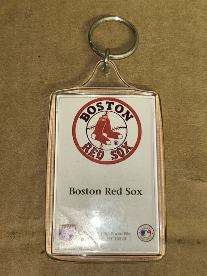 VINTAGE 1993 PHOTO FILE MLB BOSTON RED SOX ROGER CLEMENS COLLECTIBLE KEYCHAIN - Image 3 of 4