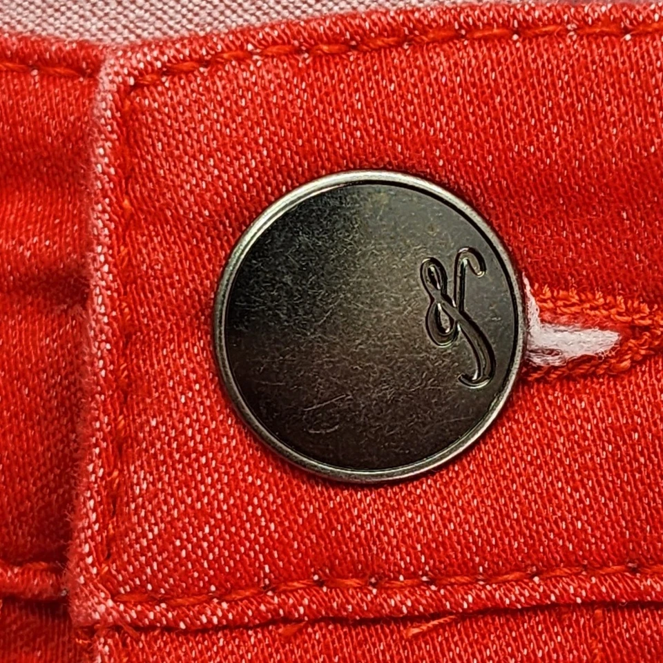 Pantalones de mezclilla Style&Co para mujer 14 rojos tiro medio ajustados con puños cortos elásticos informales Foto 3 de 4