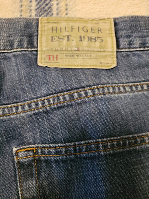 Tommy Hilfiger Men's Blue Denim Jeans Medium Wash Regular Fit Mid Rise Straight