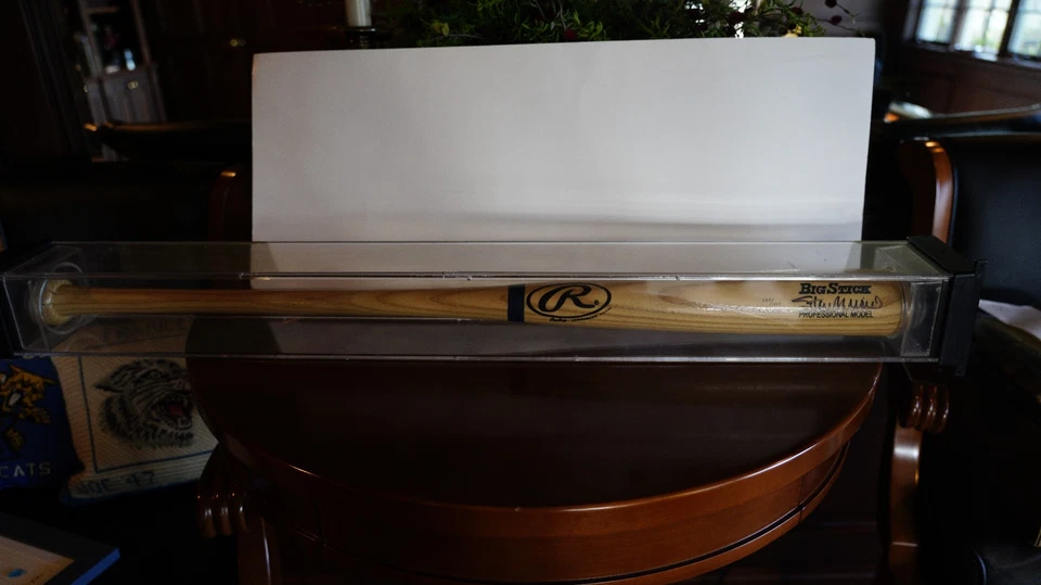 Murciélago firmado por Stan Musial, RAWLINGS BIG STICK - CERTIFICADO DE AUTENTICIDAD 788/1000 Foto 2 de 3