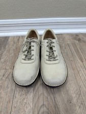 Drew Orthopedic Shoe Size 5.5WW Style 10198-40 Cream Color
