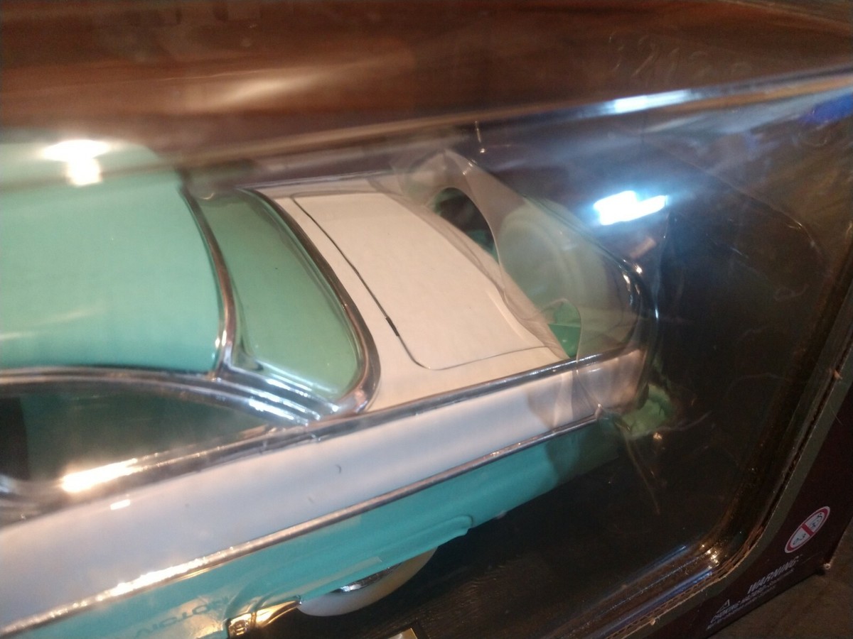 1955 FORD FAIRLANE CROWN VICTORIA 1:18 SCALE DIE-CAST BY YAT MING
