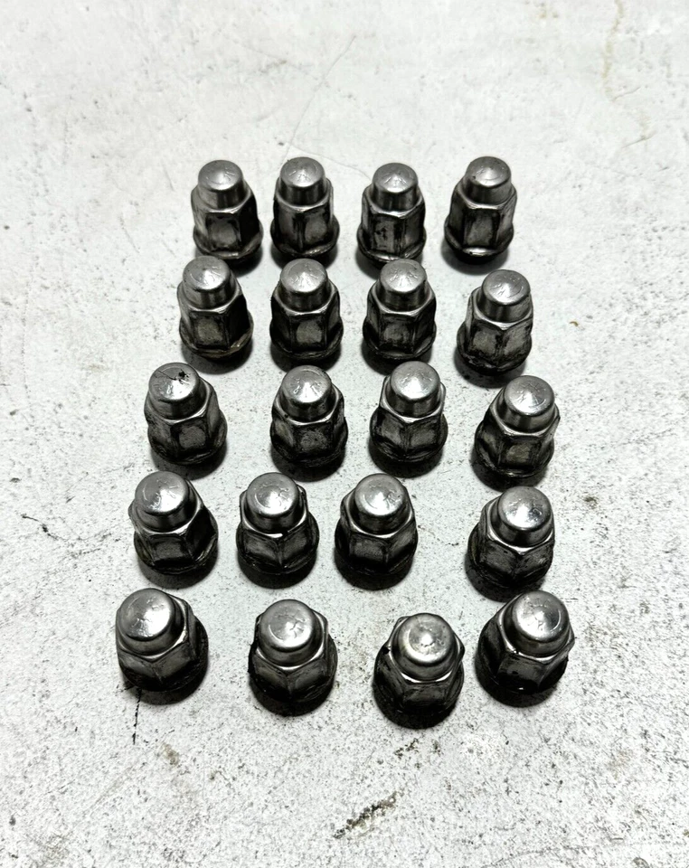 Chevrolet Sonic 2012-2020 tuerca de rueda con conjunto de tapa 20 piezas OEM Foto 2 de 4