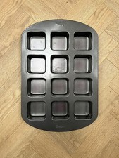 Wilton Bake It Better Bar Pan Non-Stick Bakeware 2.5" x 2.5" Size Cakes Brownies