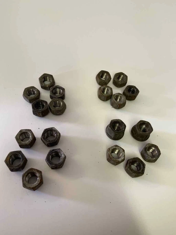 Tuercas VOYAGER 96 97 98 99 00 Foto 3 de 4