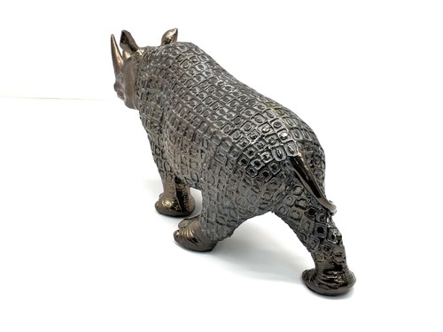 ¿Resina de aspecto metálico Mid-Century de colección? Estatuilla de escultura de rinoceronte África pesada detallada - Imagen 8 de 12