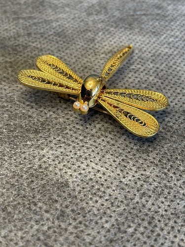 Vintage Golden Filigree & Faux Pearl Eyes Dragonfly Firefly Brooch Pin 2x2 - Picture 7 of 10
