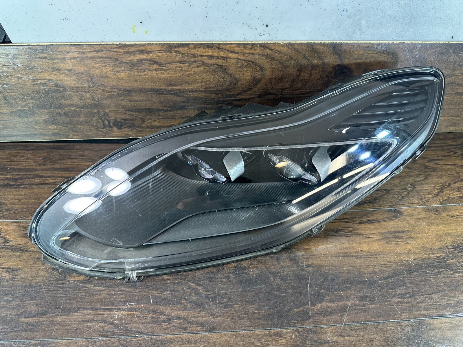 2017-2022 ASTON MARTIN DB11 LEFT SIDE HEADLIGHT LED OEM‼️ONLY FOR PARTS‼️