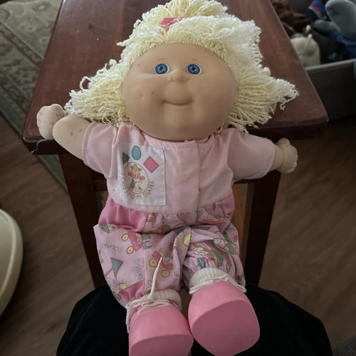 Cabbage Patch Kids DOLL Blonde hair  blue eyes